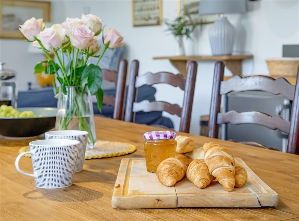Kitchen/diner (photo 2) at Cellars Cottage in Portscatho, Cornwall