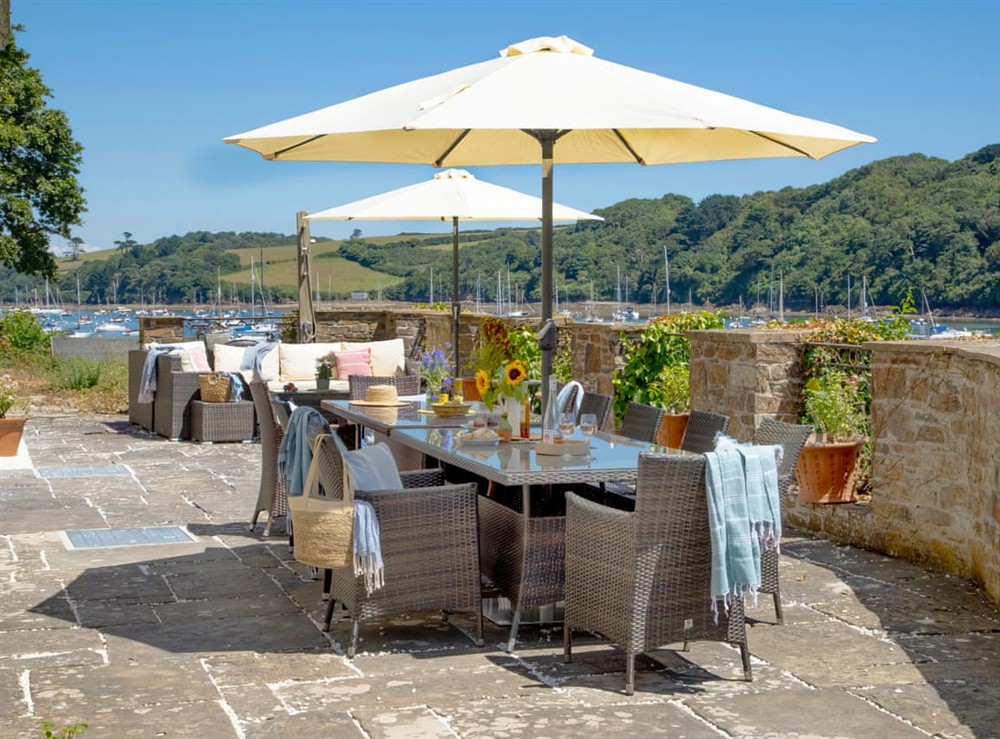 Sitting-out-area (photo 3) at Cellars Cottage in Portscatho, Cornwall