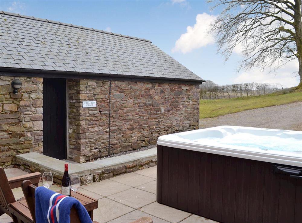 Hot tub at Cennen Cottages at Blaenllynnant, Ysgubor Fawr in Gwynfe, Llangadog, Carmarthenshire., Dyfed