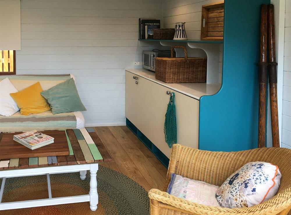 Relax in the quiet of the newly refurbished summerhouse at Cenwulf Cottage in Winchcombe, near Cheltenham, Gloucestershire
