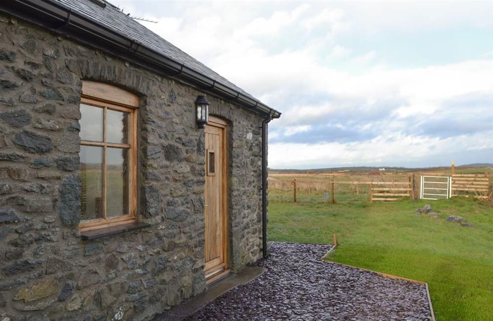 Traditional stone-built cottage at Curlew Cottage, 