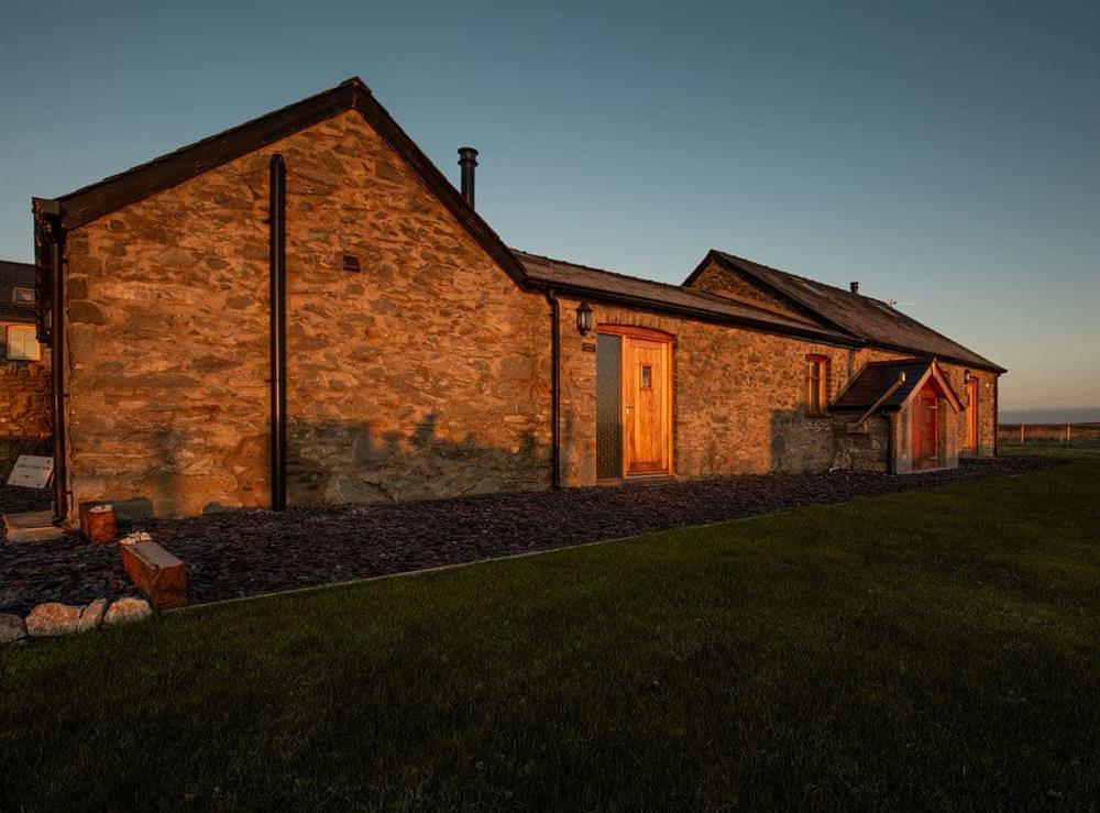 Outstanding single-storey holiday home at Lapwing Cottage, 
