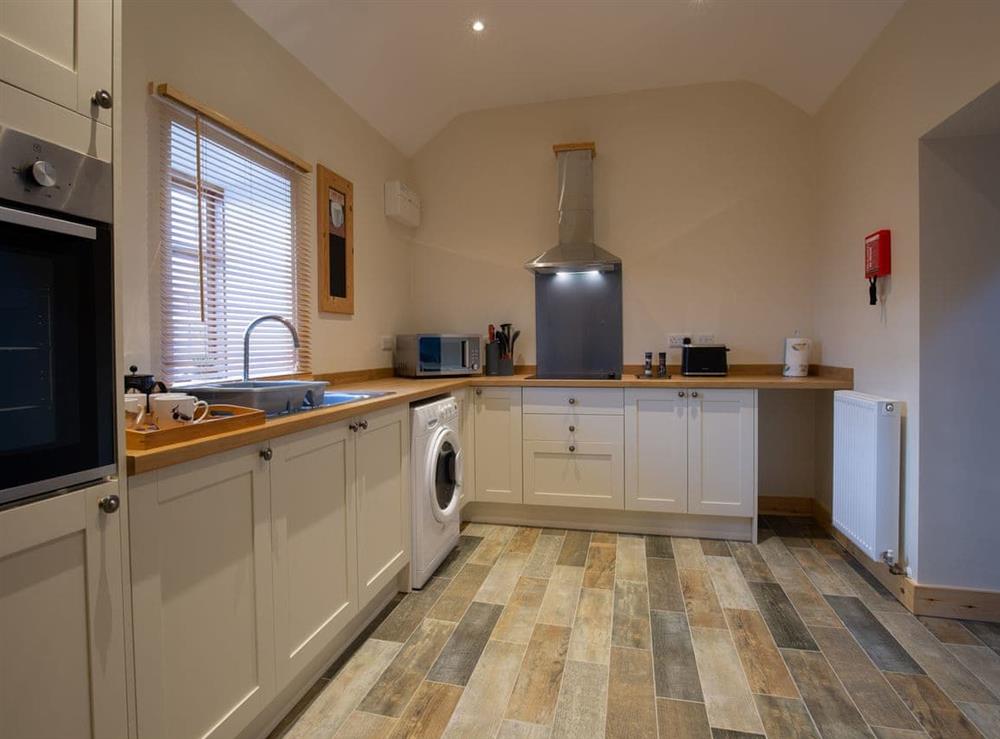 Well-equipped fitted kitchen at Lapwing Cottage, 