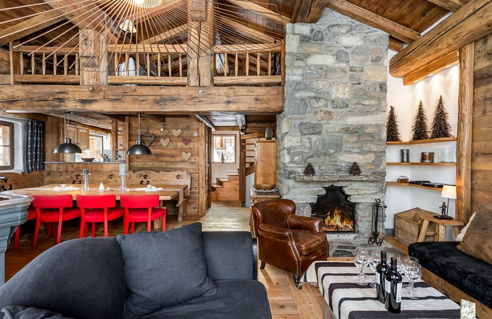 Chalet Folie (photo 2) at Chalet Folie in Val d`Isere, France