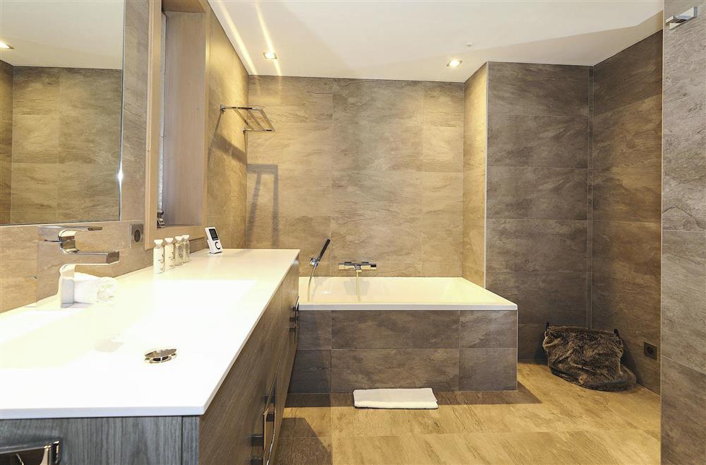 Chalet Joelle (photo 8) at Chalet Joelle in Courchevel 1650, France