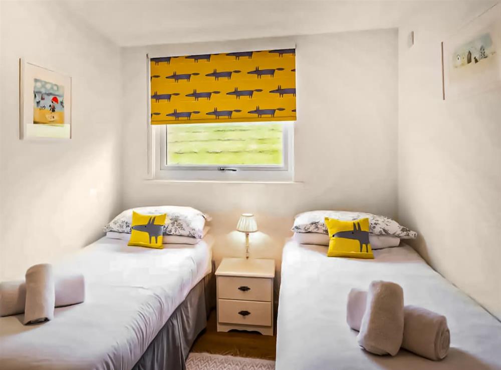 Twin bedroom at Chalet Peace in Dartmouth, Devon