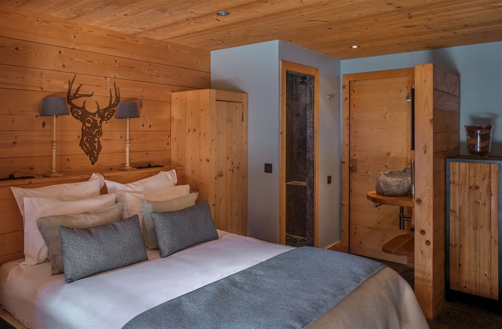 Chalet Shine