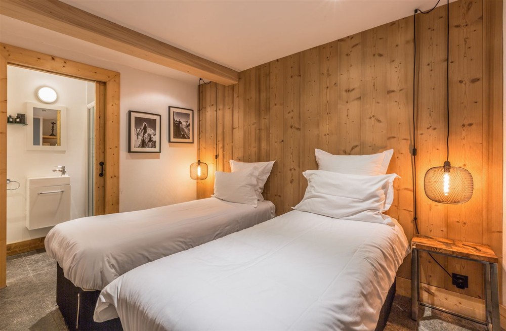 Chalet Shine
