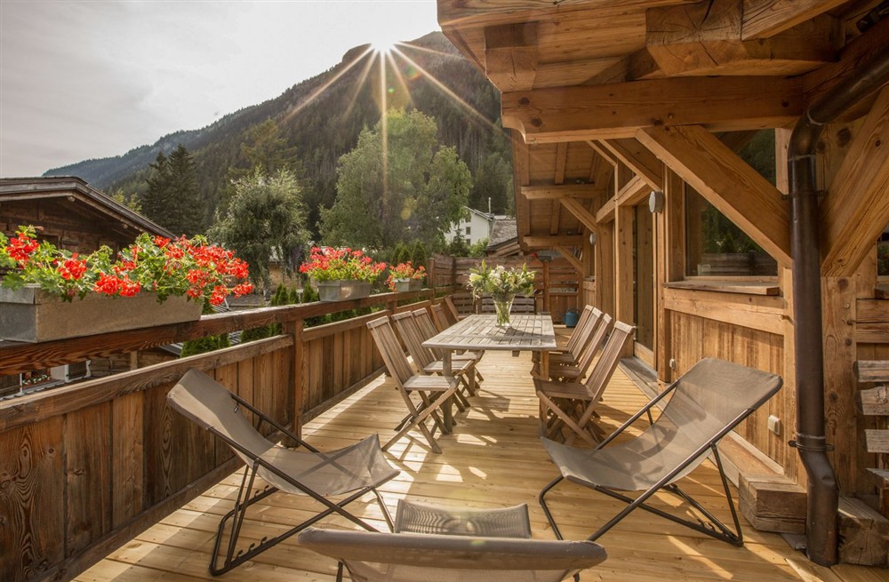 Chalet Shine