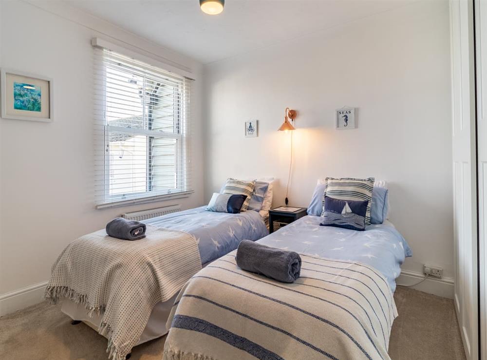 Twin bedroom at Chandlers Cottage in West Mersea, Essex