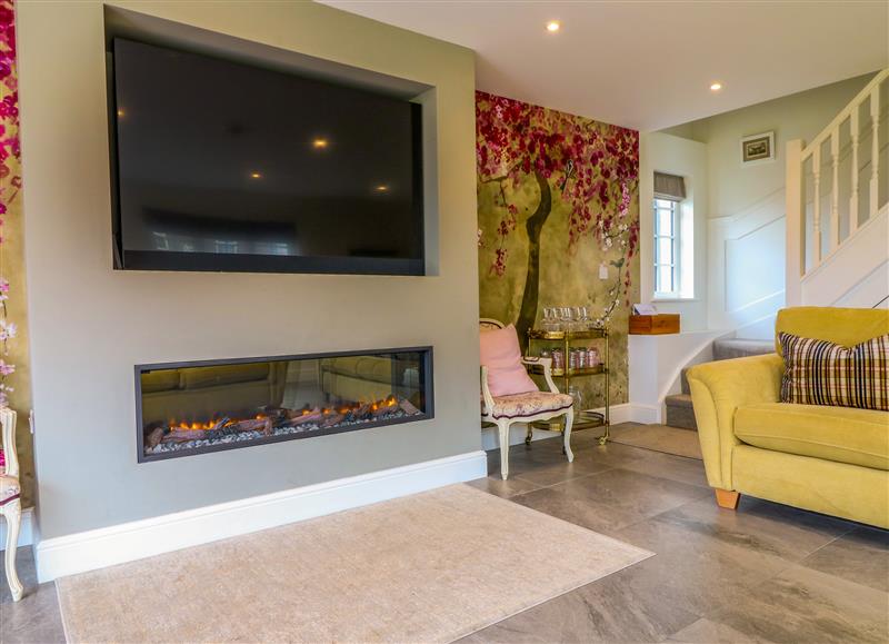 Relax in the living area at Channel View House, Near Wadebridge