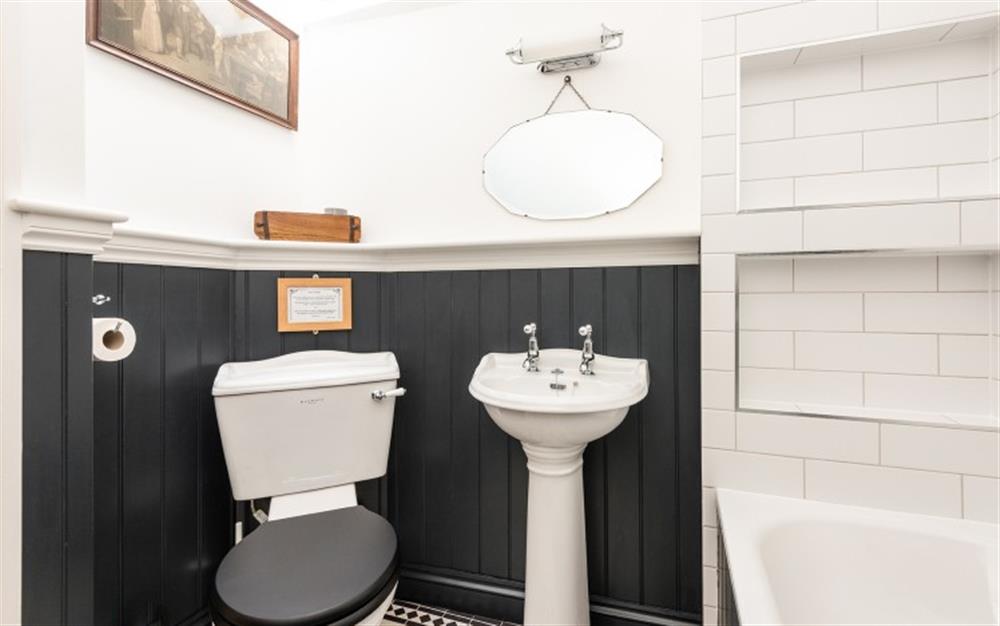 WC and sink at Chantry Cottage in Chard