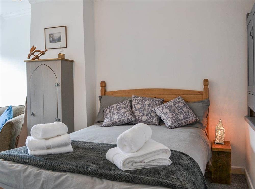 Double bedroom at Chapel Farm Cottage in Wetwang, North Humberside