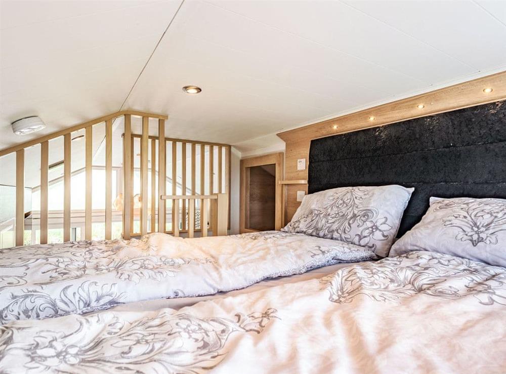 Twin bedroom (photo 3) at Horseshoe Lake 5, 