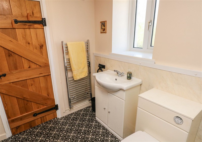 The bathroom at Chapel Hill House, Chapel Hill near Pembroke