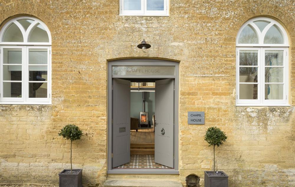 Chapel House is situated in the picturesque village of Bampton, close to the Cotswolds and River Thames