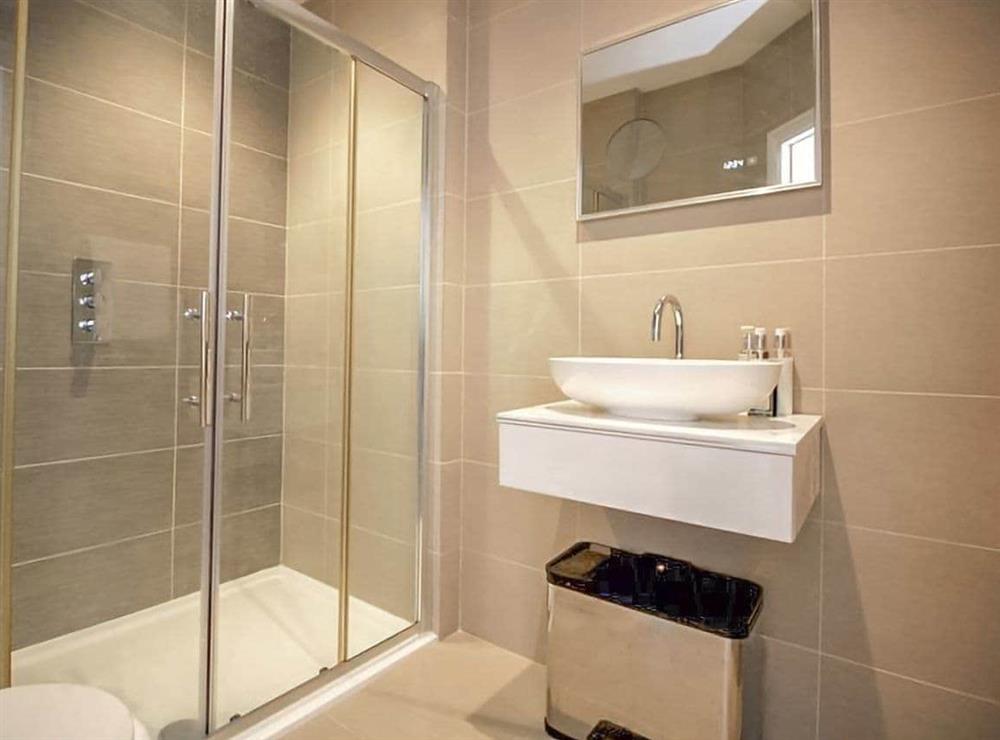 Master bedroom, En-suite shower room at Chapel House West in St Mawes, Cornwall