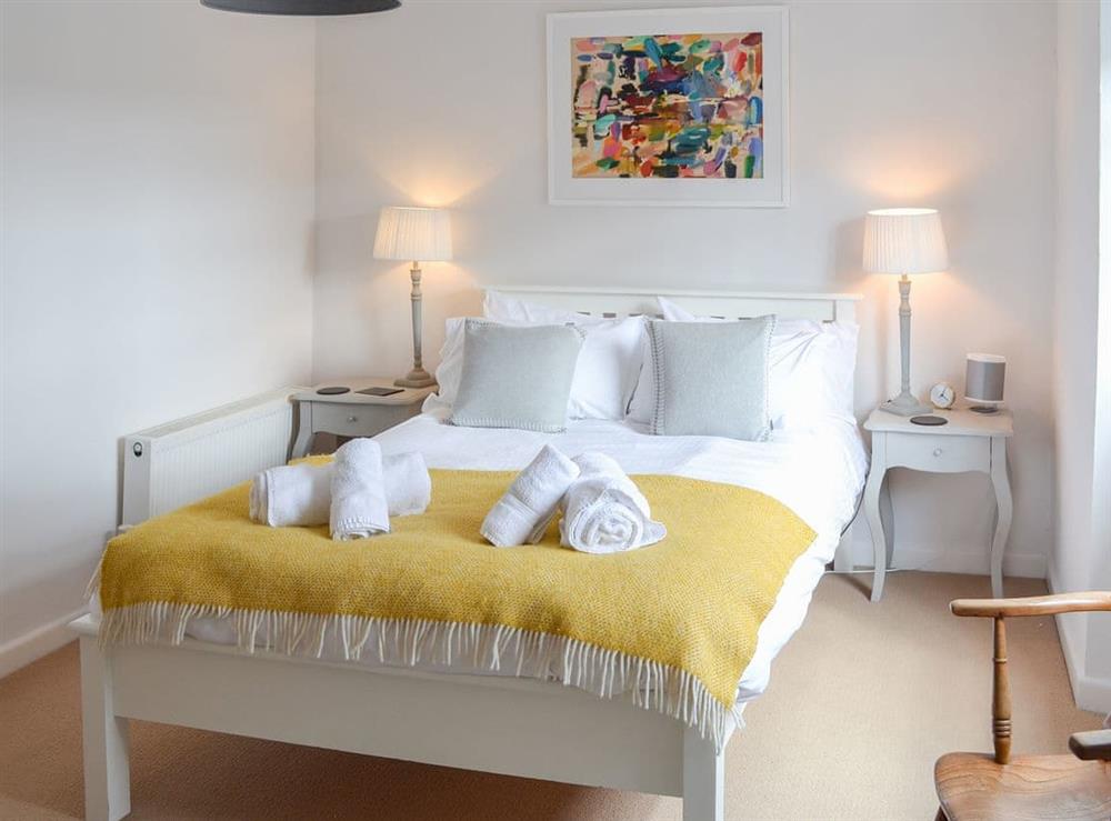 Cosy and welcoming double bedded room at Chapel Street in Penzance, Cornwall