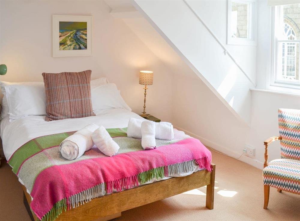 Light and airy second double bedroom at Chapel Street in Penzance, Cornwall