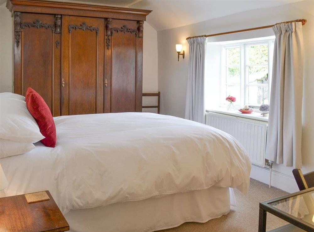 Relaxing double bedroom at Chaplands in Beaford, near Great Torrington, Devon