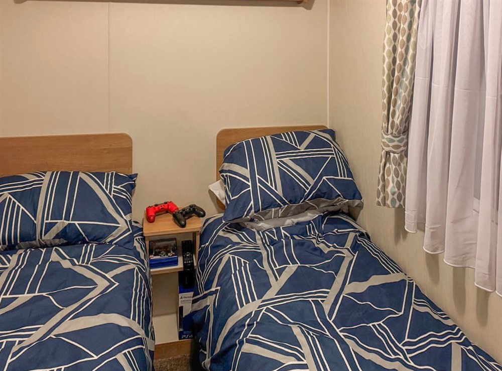 Twin bedroom
