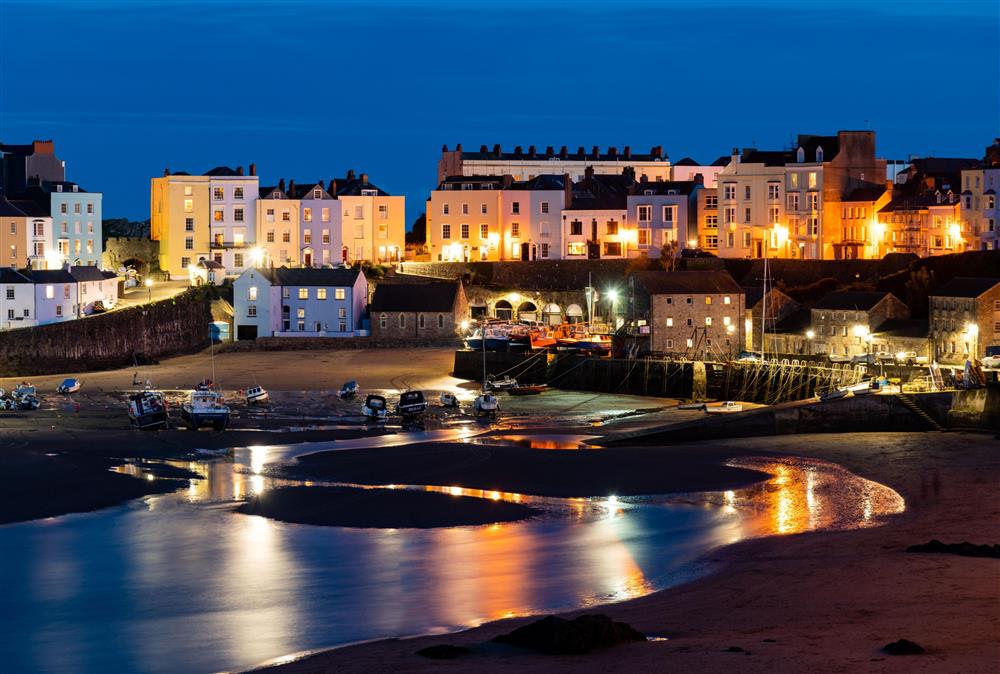 Stunning Tenby harbour illuminated