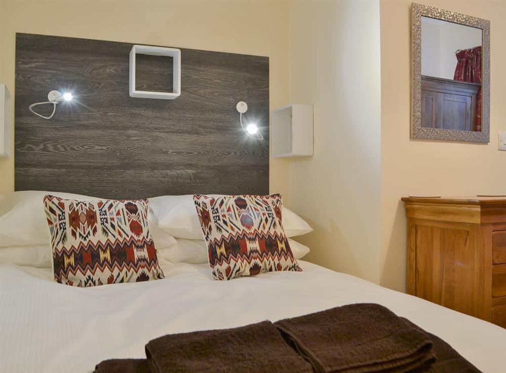 Delightful double bedroom with contemporary fittings at Chartfield in Windermere, Cumbria