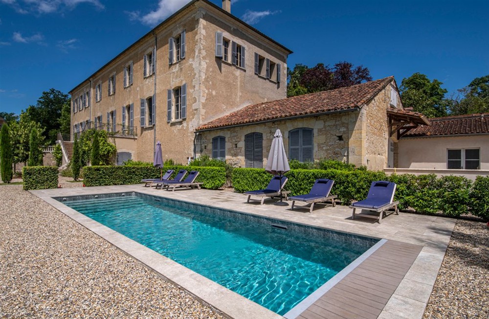 Chateau Des Remparts