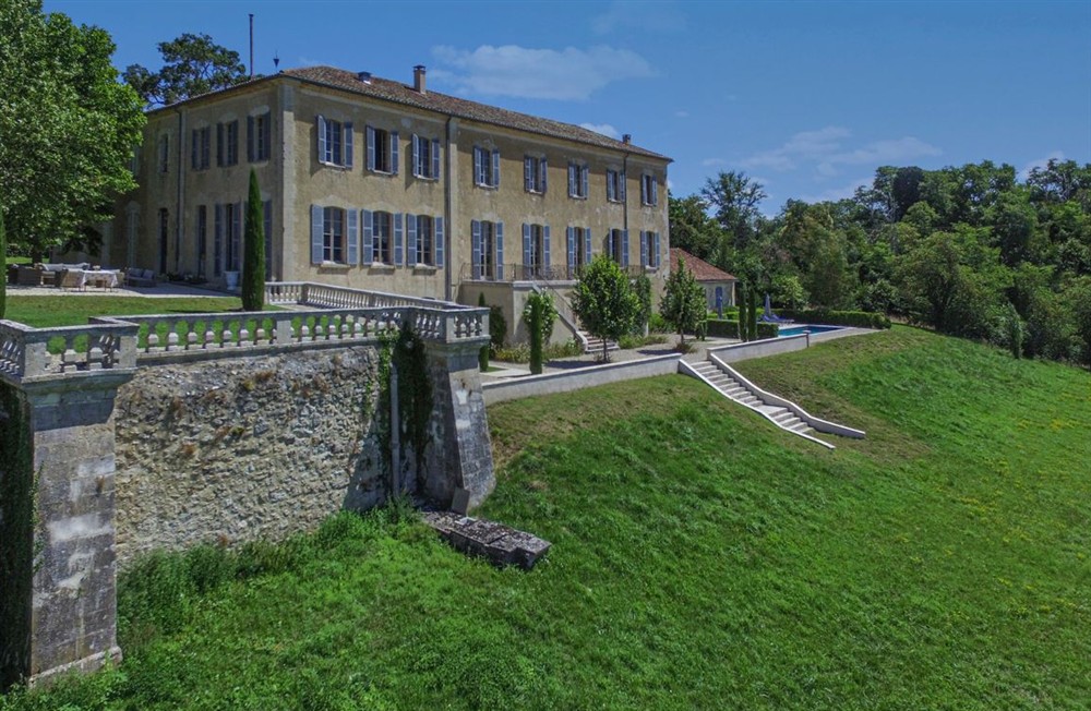 Chateau Des Remparts