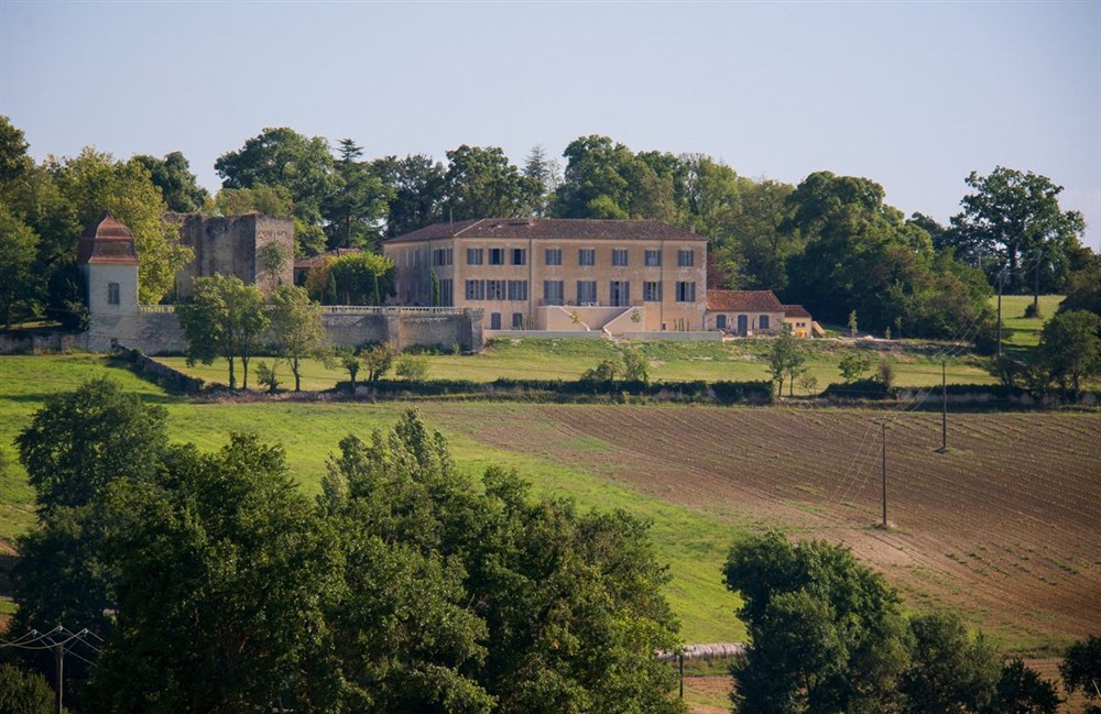 Chateau Des Remparts