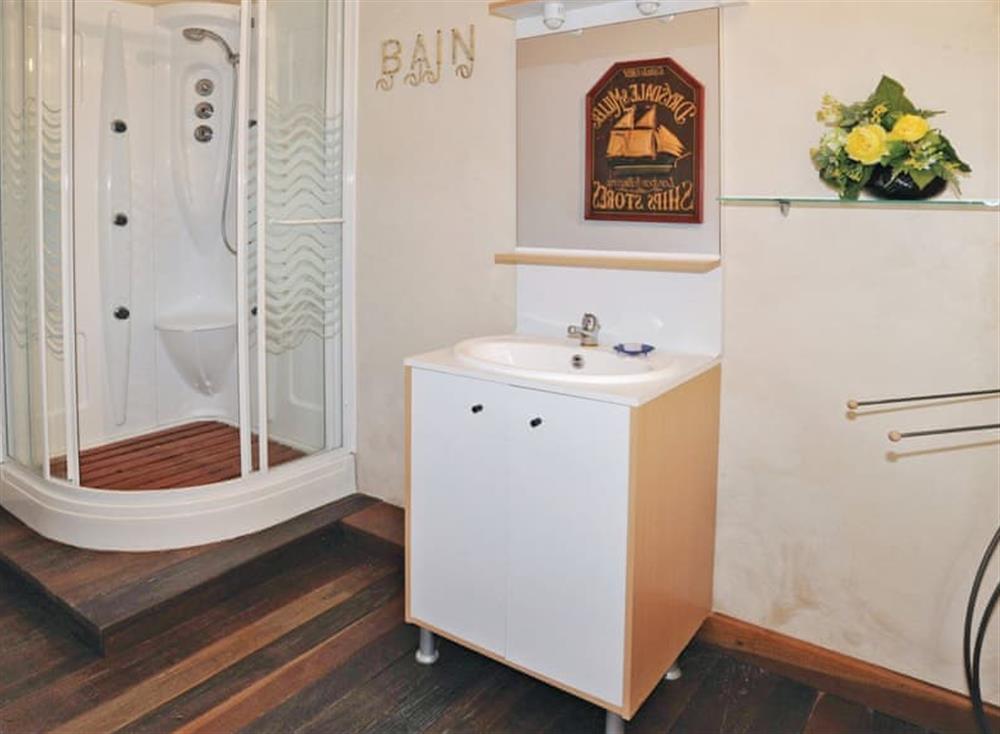 Bathroom (photo 3) at Ch&acirc;teau du Treuil in Burie, Charente-Maritime, France