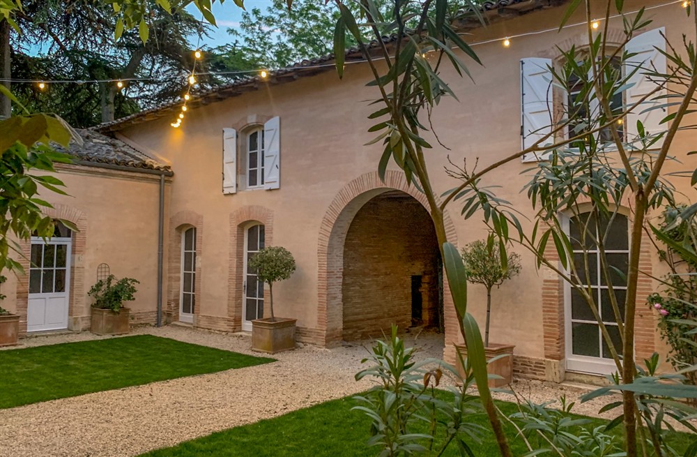 Chateau Les Deux Cygnes (photo 13) at Chateau Les Deux Cygnes in Glatens, France
