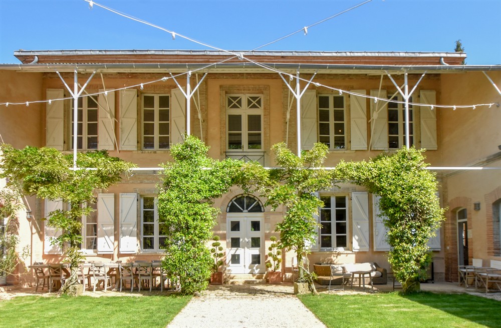 Chateau Les Deux Cygnes (photo 7) at Chateau Les Deux Cygnes in Glatens, France
