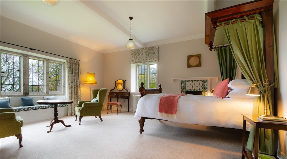 The double bedroom with canopy bed and en-suite bathroom (photo 2) at Chatham in Falmouth, Cornwall