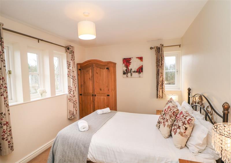 One of the 3 bedrooms (photo 3) at Chatsworth, Darley Moor near Two Dales