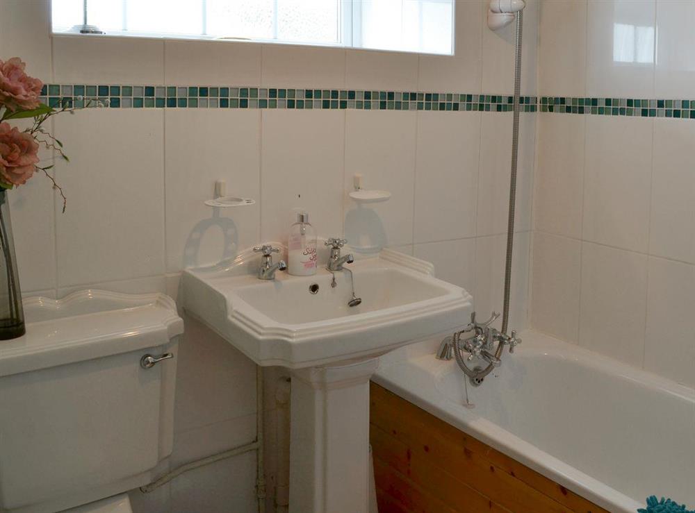 Bathroom at Cheesewring Cottage, 