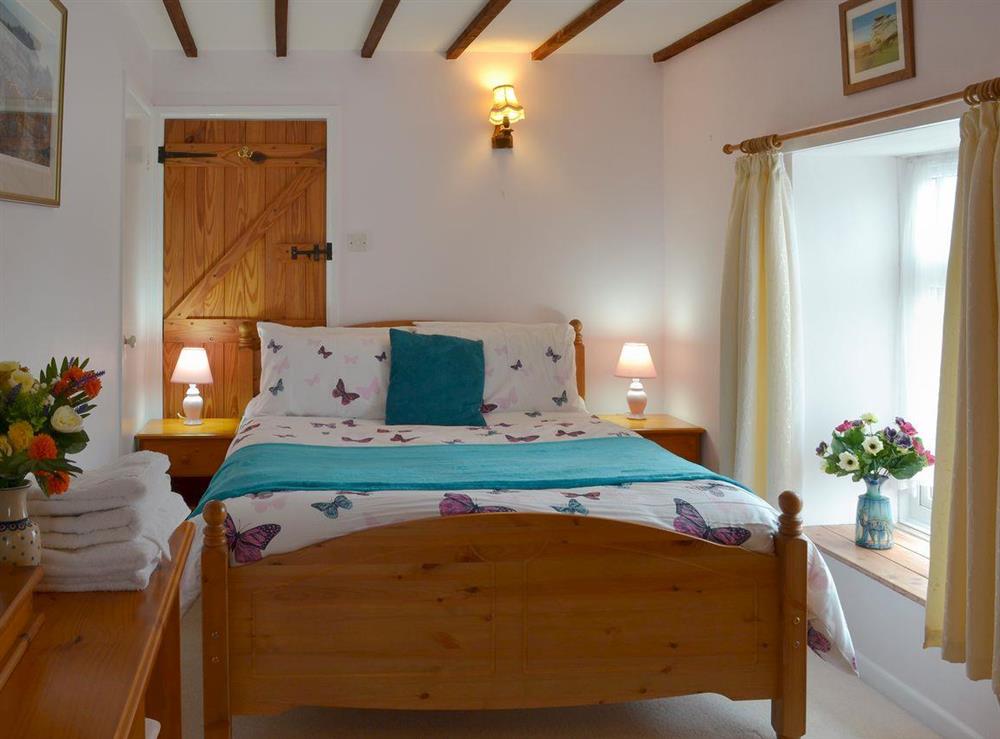 Double bedroom at Cheesewring Cottage, 