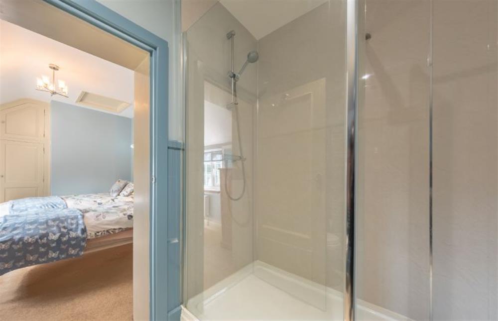 First floor: Large shower cubicle