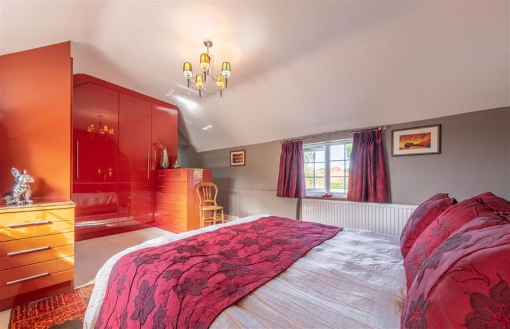 The master bedroom has an en-suite bathroom at Cheney Hollow, Heacham near Kings Lynn
