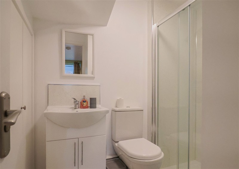 The bathroom (photo 2) at Cherry Pip, Charmouth
