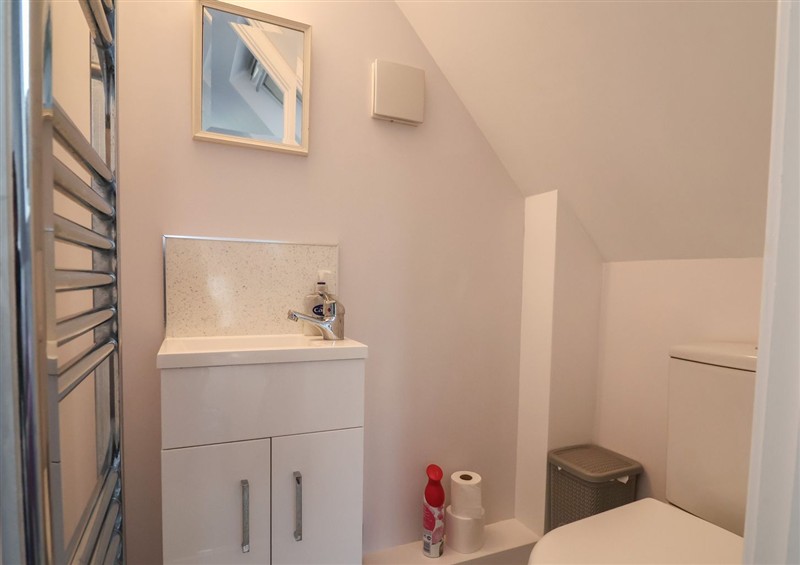 The bathroom at Cherry Pip, Charmouth