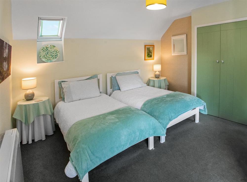 Twin bedroom at Cherry Tree Cottage in Cheddar, Somerset