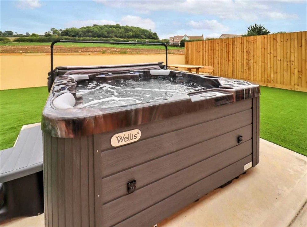 Hot tub at Cherry Tree House in Bourton-on-the-Water, Gloucestershire