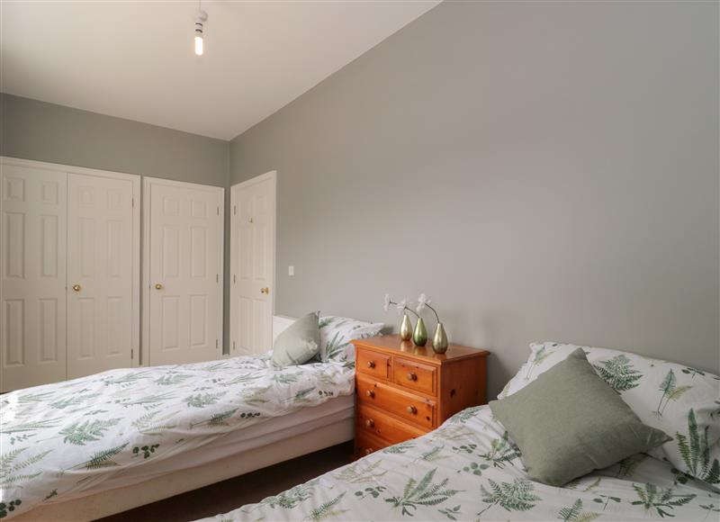One of the 5 bedrooms (photo 2) at Cherry Tree House, Highbridge