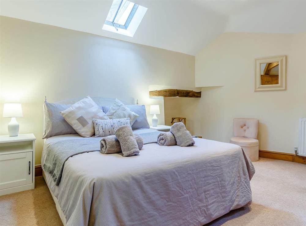 Double bedroom at Cherrycombe Barn in Luton, Devon