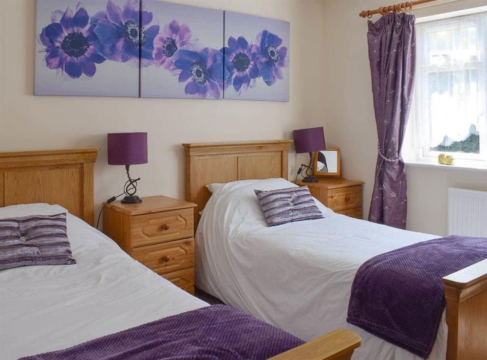 Good-sized twin bedroom at Cherrytree Cottage in Loftus, Saltburn-by-the-Sea, Cleveland