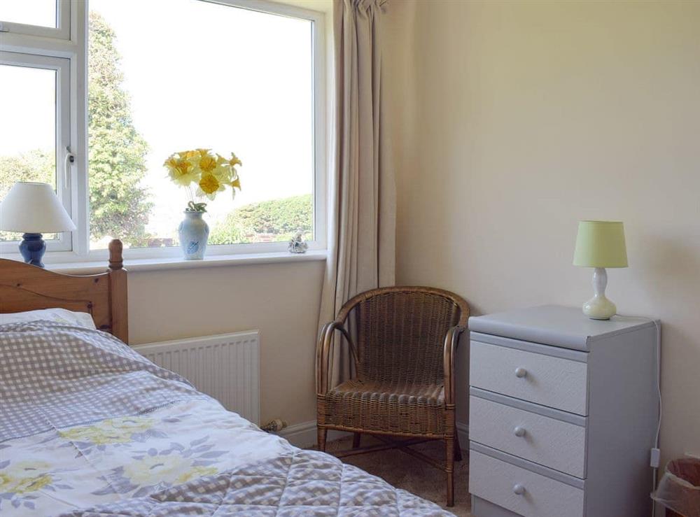 Relaxing single bedroom at Cherrytree Cottage in Loftus, Saltburn-by-the-Sea, Cleveland