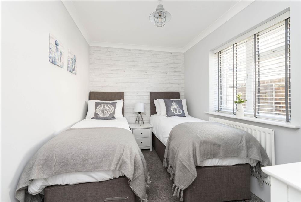 Twin or king-size double bedroom at Chesil Watch, Abbotsbury