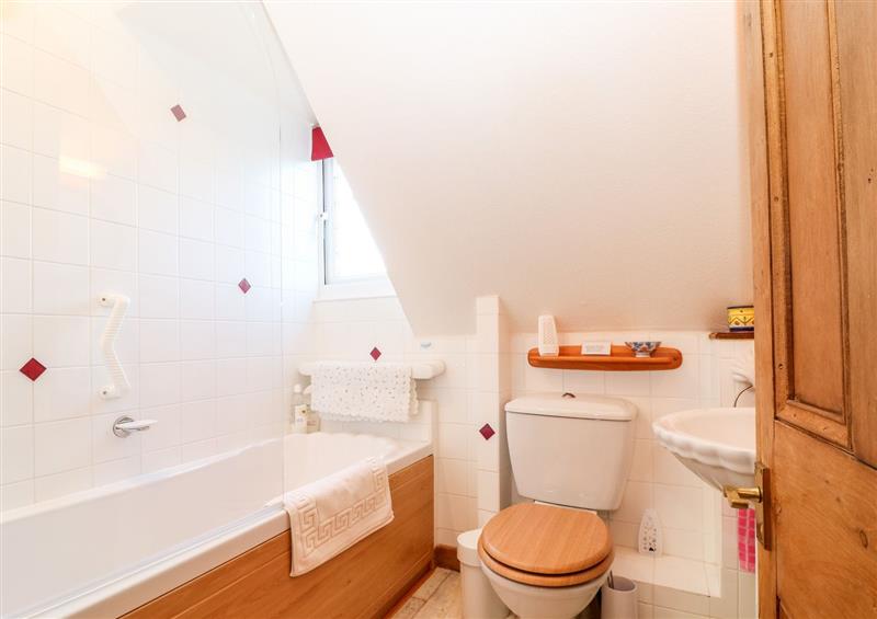 Bathroom at Chestnut Apartment, Bourton-On-The-Water