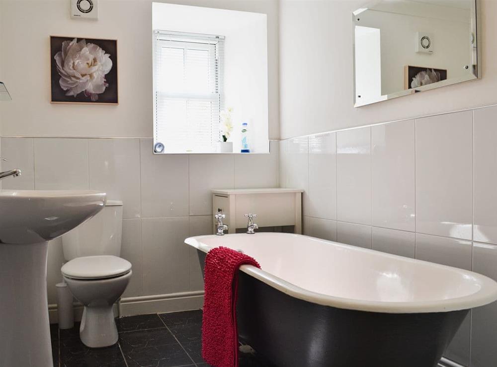 Family Bathroom at Chestnut Cottage in Prestwick, Ayrshire